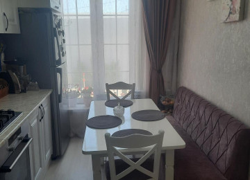 Hövsanda tam təmirli çox səliqəli bir həyət evimiz