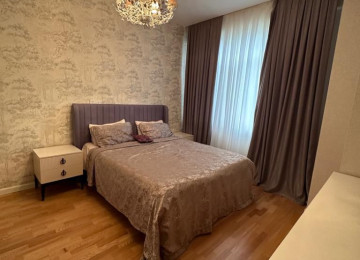 Nargilə dairəsinə yaxın, əla təmirli, 3 otaqlı mənzil