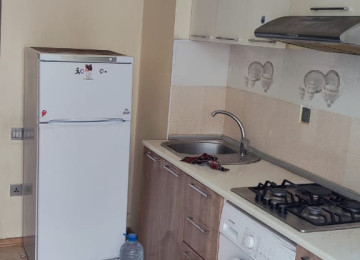 Xlrdalan kirsdal abseron 1 de 1 otaq 42kv 330 azn qaz islq