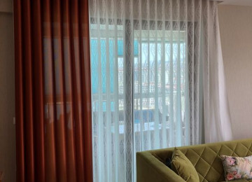 Şık və modern görünüşü baxımından digər pərdələrdən ayrılan