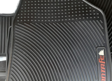 Hyundai Santafe “2013-2017” salon ayaqaltı rezinləri.