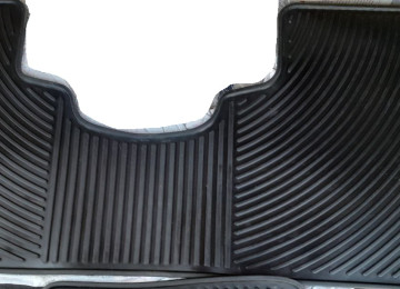 Hyundai Santafe “2013-2017” salon ayaqaltı rezinləri.