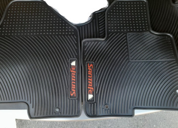 Hyundai Santafe “2013-2017” salon ayaqaltı rezinləri.