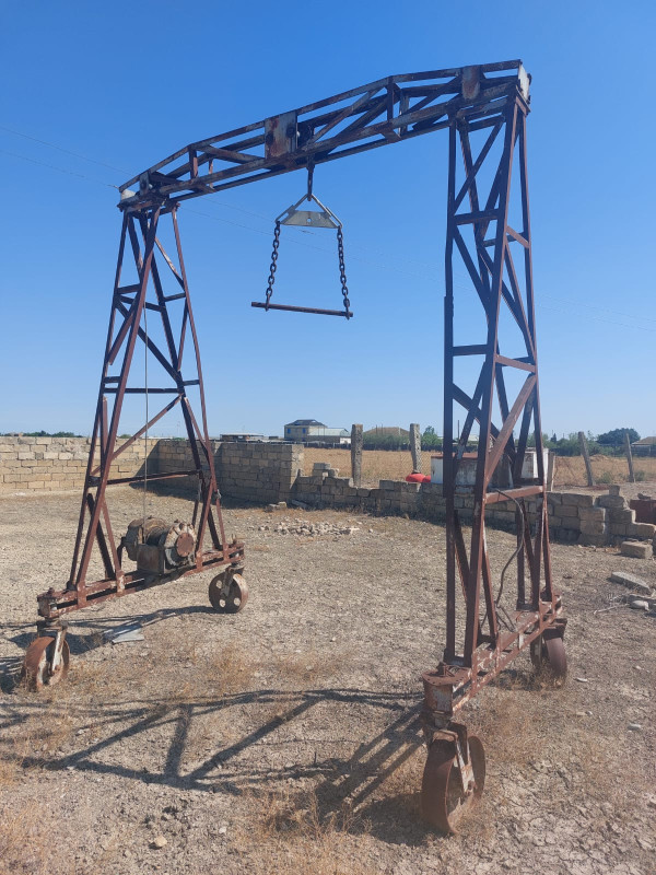 Qaldırıcı tal Qaldırıcı tal hünd 3.40 sm, en 2.75 sm. 3 ton qaldıra