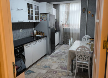 Ali Hərbi məktəb yaxınlığında 3 otaqlı tam təmirli mənzil