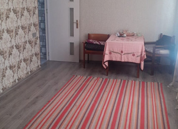 Qaraçuxurda 2 otaqlı mənzil Lahiyə: - Leninqrad Mərtəbə: -