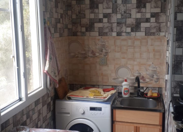 Qaraçuxurda 2 otaqlı mənzil Lahiyə: - Leninqrad Mərtəbə: -