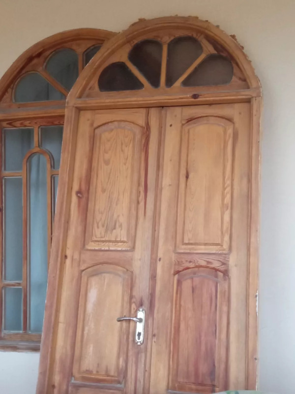 Qapı satılır Qapi satılır 1 i 50 manat 2 si 100 manat