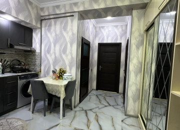 Yeni Günəşlidə Tam təmirli mənzil Lahiyə: - Yeni tikili