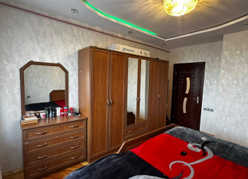 Bakıxanovda Tam təmirli əşyalı 2 otaqlı mənzil Lahiyə: -