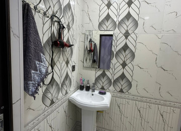 Yeni Günəşlidə Tam təmirli mənzil Lahiyə: - Yeni tikili