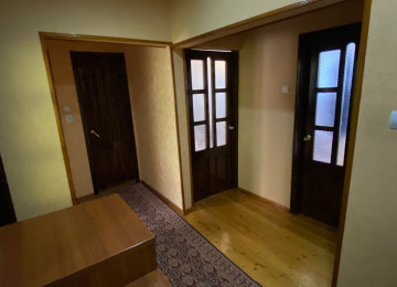 Yeni Günəşli AB Massivində, 3 otaqlı mənzil Lahiyə: - Kiev