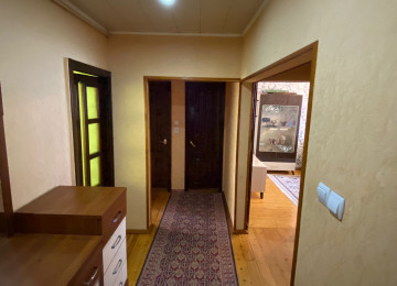 Yeni Günəşli AB Massivində, 3 otaqlı mənzil Lahiyə: - Kiev