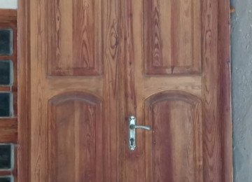 Qapi satılır 1 i 50 manat 2 si 100 manat