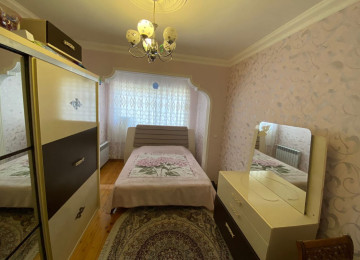 Yeni Günəşli AB Massivində, 3 otaqlı mənzil Lahiyə: - Kiev