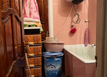 Nəsimi metrosunda 2 otaqlı Əşyalı mənzil Lahiyə: - Xruşovka