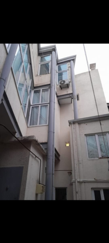 Tarqovi ev Şəhərin mərkəzində 3/3-də 2 otaglı 35 kv şəraitli ev