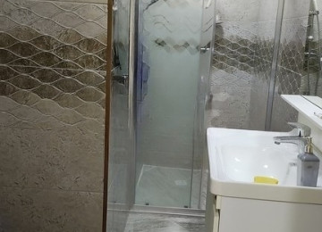 Xalqlar metrosunda 2 otaqlı Təmirli, Əşyalı mənzil Lahiyə: