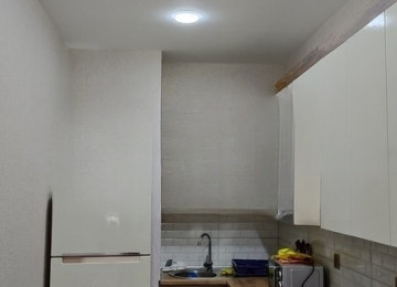 Xalqlar metrosunda 2 otaqlı Təmirli, Əşyalı mənzil Lahiyə: