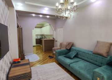 Xalqlar metrosunda 2 otaqlı Təmirli, Əşyalı mənzil Lahiyə: