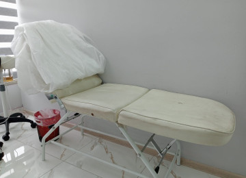 İkinci əl əşyalar mebeller satılır. Kurs, bağça, ofis