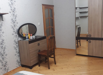 Qanuni...3 otaqli Leninqrad, 9/6 orta blok, orta menzil,