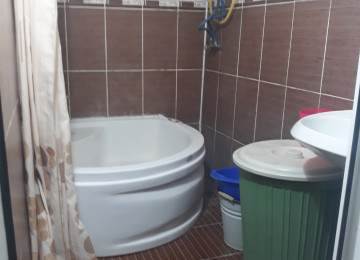 Qanuni...3 otaqli Leninqrad, 9/6 orta blok, orta menzil,