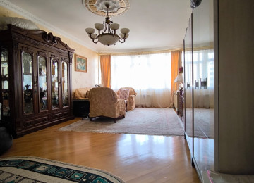 Gənclikdə 4 otaqlı Təmirli mənzil Lahiyə: - Yeni tikili