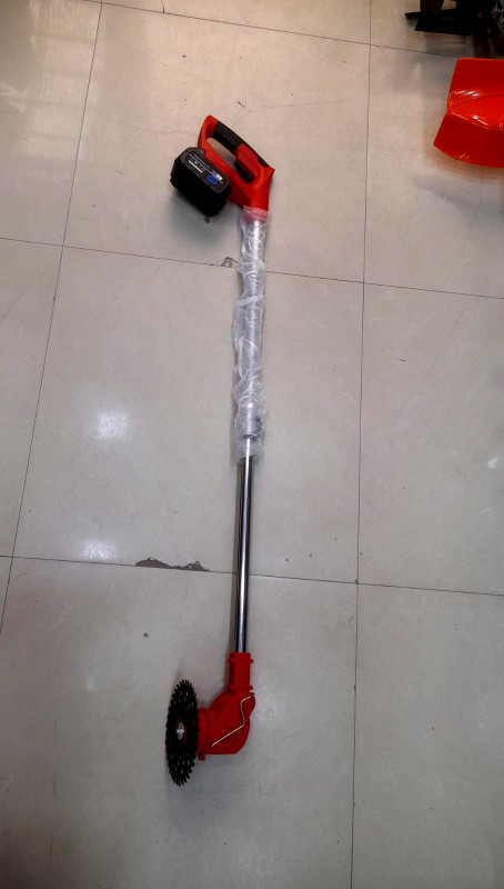 Ot Biçən Zaryatkalı Ot biçən zaryatkalı 36 watt gücündə olan modeldir. Üstündə
