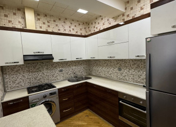 20 Yanvar metrosunda 3 otaqlı Təmirli mənzil Lahiyə: - Yeni