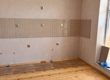 Satılır 100 kv m 3 otaqlı Dəniz mənzərəli həyət evi . Ev 3