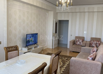 İnşaatçılar metrosu yaxınlığında 3 otaqlı Əla təmirli