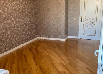 İnşaatçılar metrosu yaxınlığında 3 otaqlı Əla təmirli