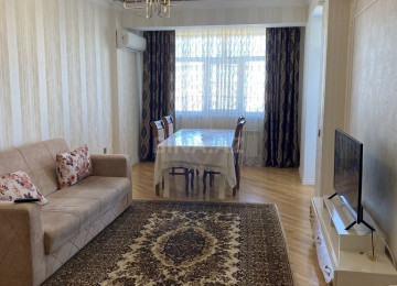 İnşaatçılar metrosu yaxınlığında 3 otaqlı Əla təmirli