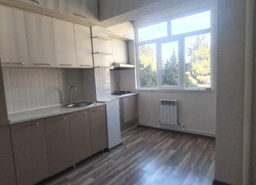 Xətai r-nu Əhmədli mst yax-da ayaqla 7-8 dəqiqəlik məsafədə