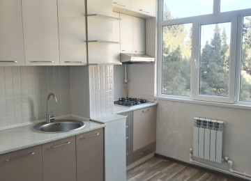 Xətai r-nu Əhmədli mst yax-da ayaqla 7-8 dəqiqəlik məsafədə