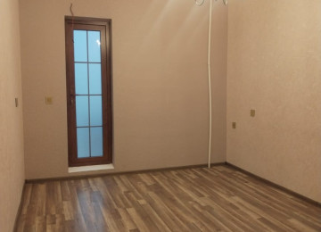 Xətai r-nu Əhmədli mst yax-da ayaqla 7-8 dəqiqəlik məsafədə