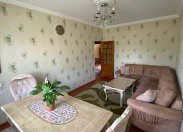 Yeni Günəşlidə 3 otağa düzəlmə mənzil Lahiyə: - Leninqrad