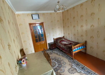 Yeni Günəşlidə 3 otağa düzəlmə mənzil Lahiyə: - Leninqrad