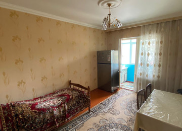 Yeni Günəşlidə 3 otağa düzəlmə mənzil Lahiyə: - Leninqrad