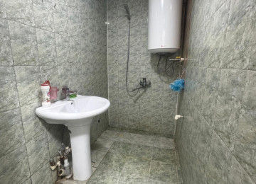 Köhnə Günəşlidə Əşyalı 3 otaqlı mənzil Lahiyə: - Leninqrad