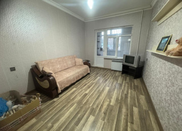 Köhnə Günəşlidə Əşyalı 3 otaqlı mənzil Lahiyə: - Leninqrad