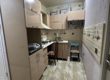 Köhnə Günəşlidə Əşyalı 3 otaqlı mənzil Lahiyə: - Leninqrad