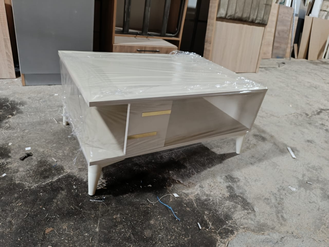 Jurnal masası Sifarişlə hazırlanır Rəng seçimi var Ölçü