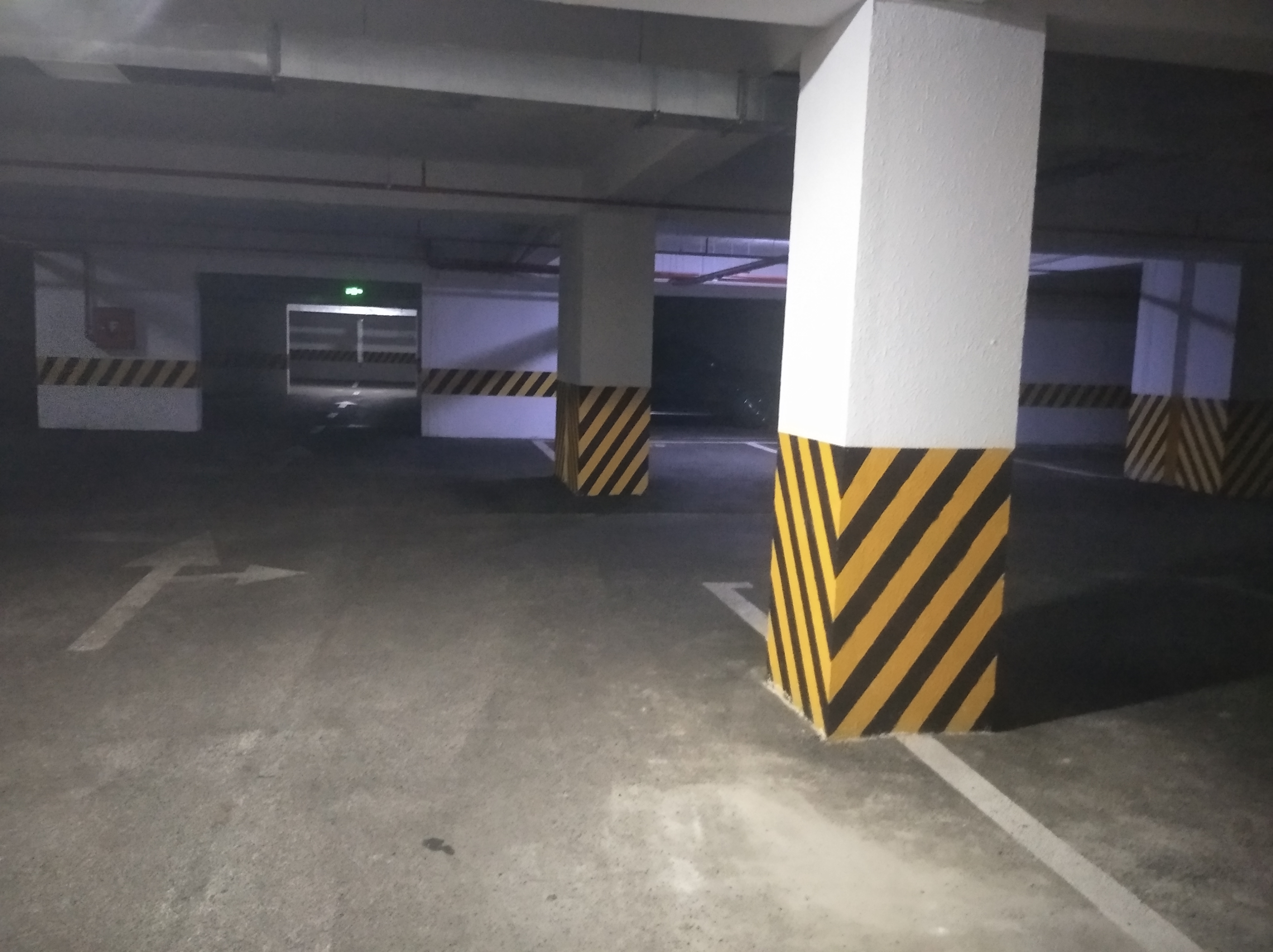 4 otaqlí natamam.temirli menzil satílír 180 kv,18/10