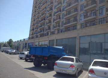 4 otaqlí natamam.temirli menzil satílír 180 kv,18/10