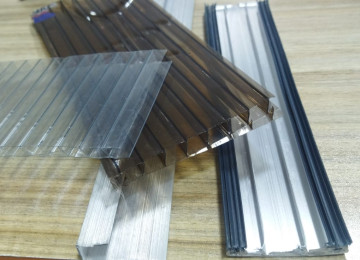 polikarbonat. Topdan giymətinə polikarbonatın pərakəndə