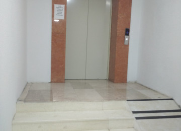 4 otaqlí natamam.temirli menzil satílír 180 kv,18/10