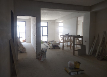 4 otaqlí natamam.temirli menzil satílír 180 kv,18/10