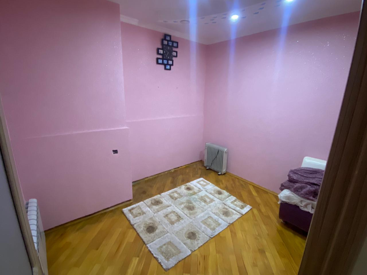 Əcəmi, 4cü mikrorayonda 3 otaqlı Tam əşyalı Təmirli mənzil